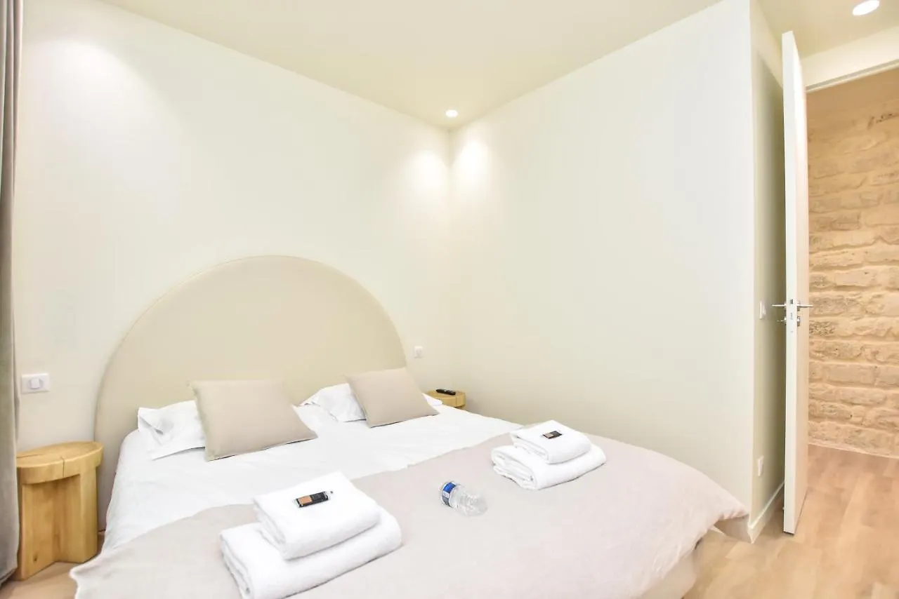 Spacious - 3br-8p - Moulin Rouge *