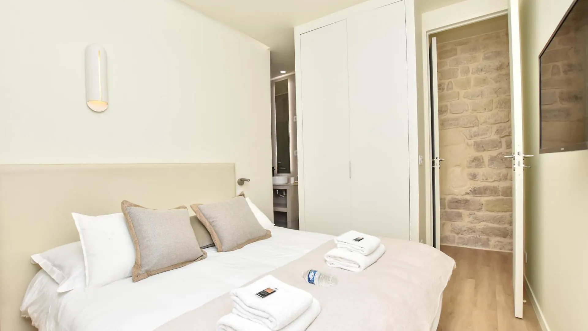 Apartament Spacious - 3br-8p - Moulin Rouge Paryż