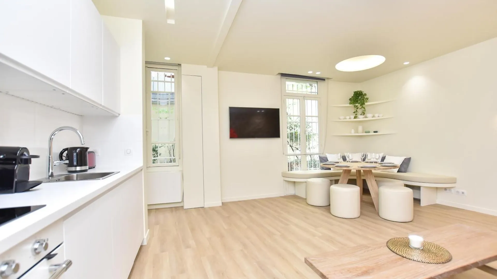 Spacious - 3br-8p - Moulin Rouge *