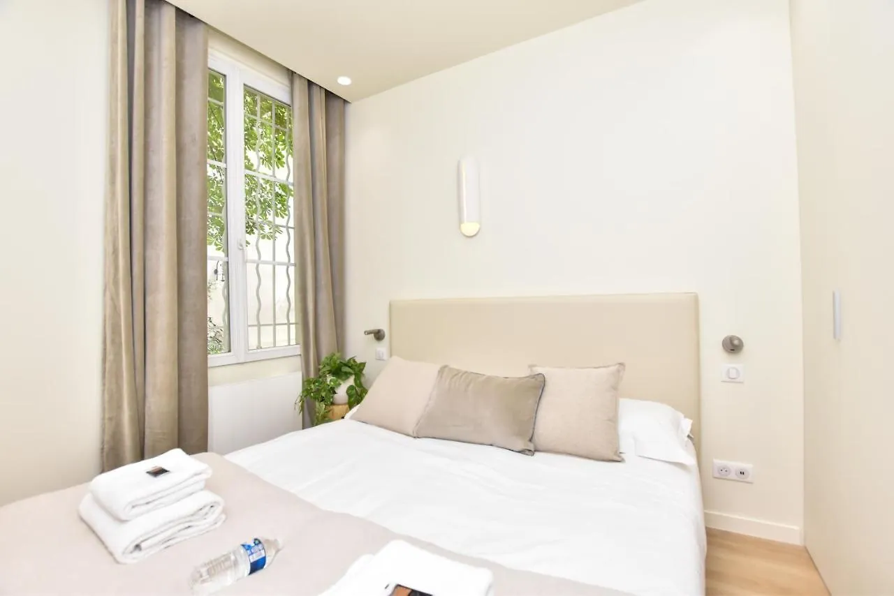 Spacious - 3br-8p - Moulin Rouge Apartment Paris