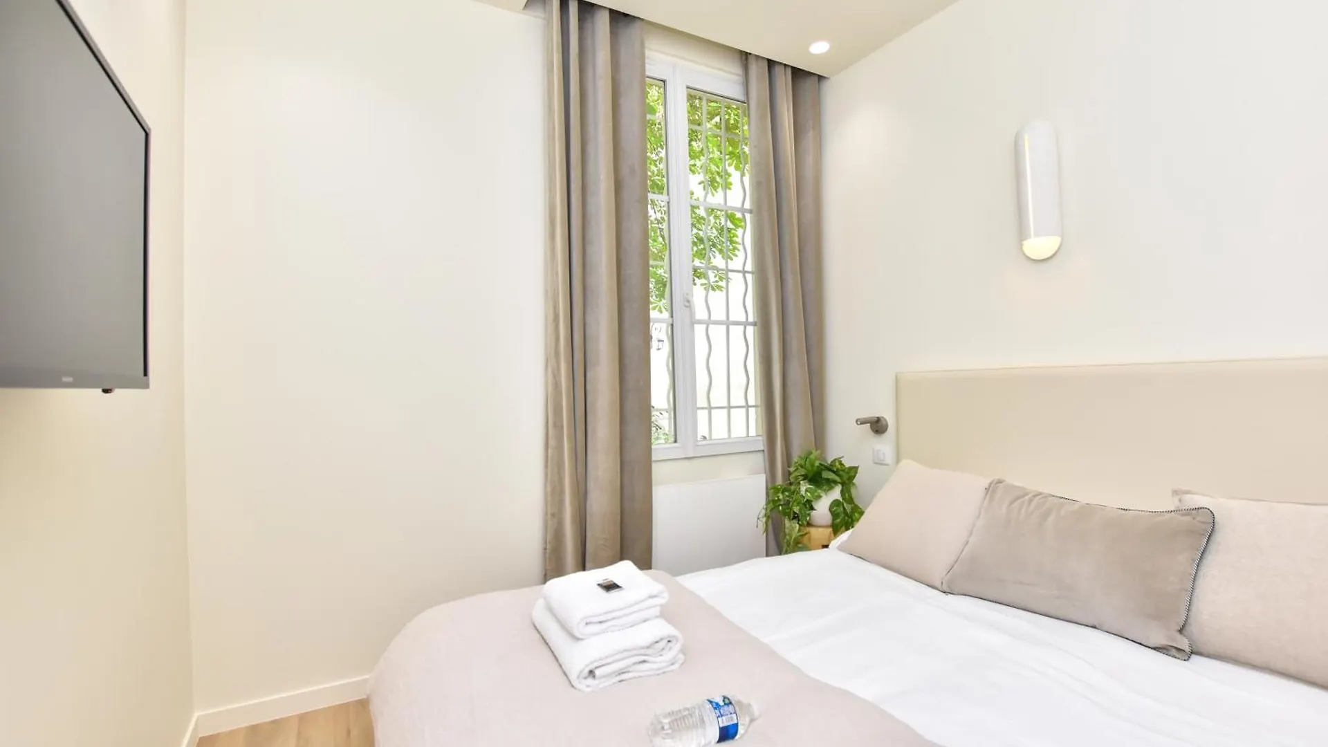 アパート Spacious - 3br-8p - Moulin Rouge *